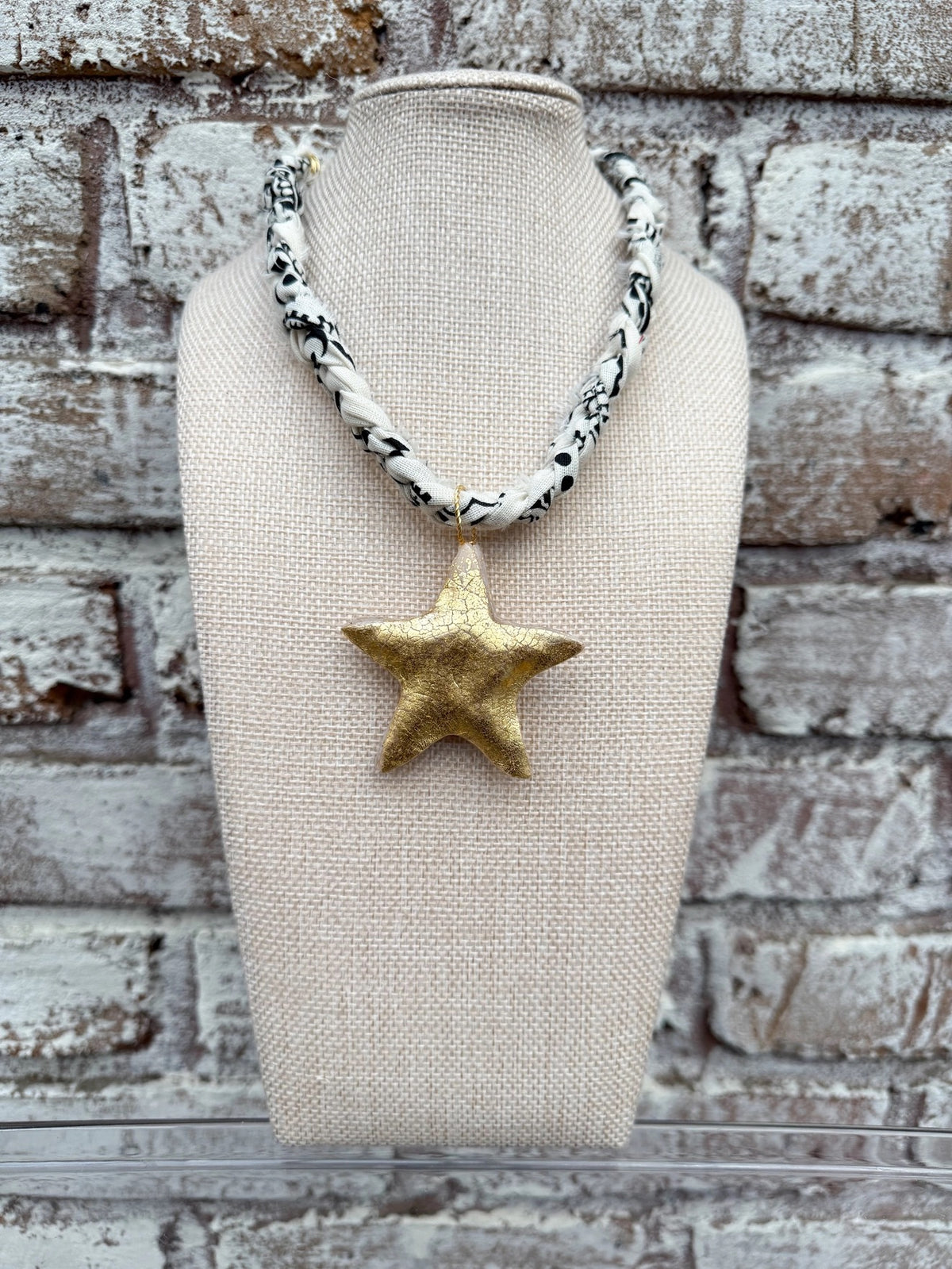 Chunky Cream Bandana with Gold Leafed Star Necklace