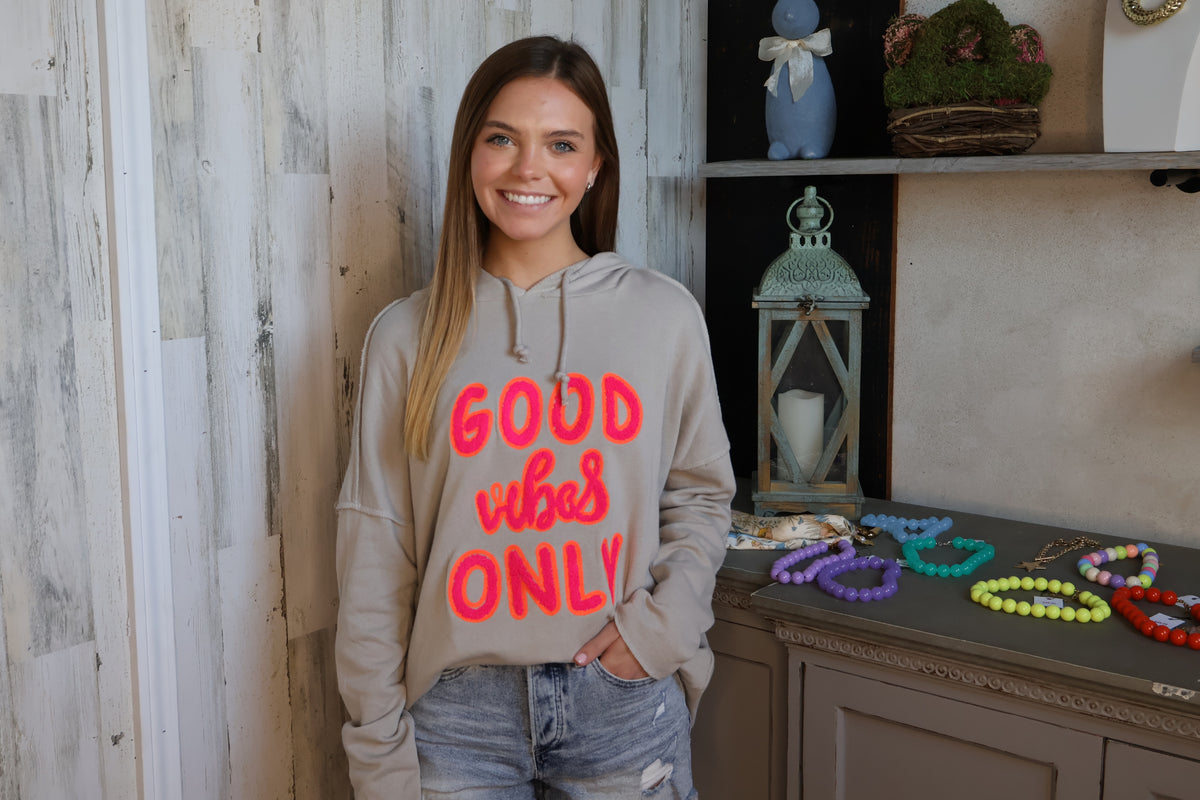 Good Vibes Only Pullover