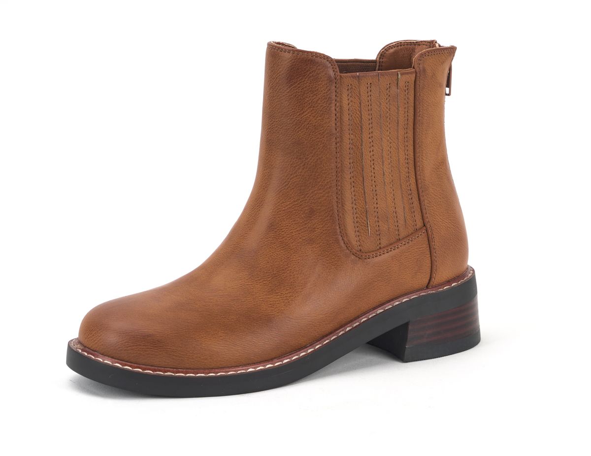 Clyde Boot in Tan