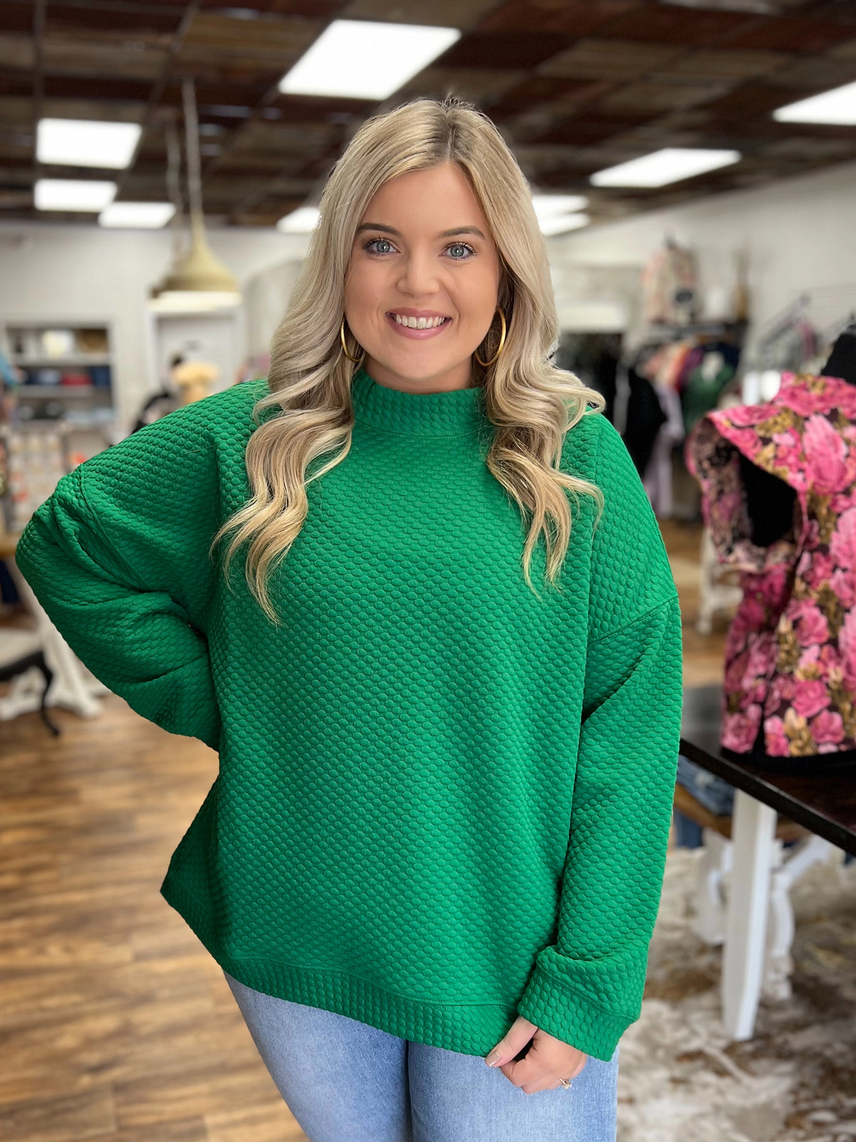 Textured Plus Pullover in Kelly Green