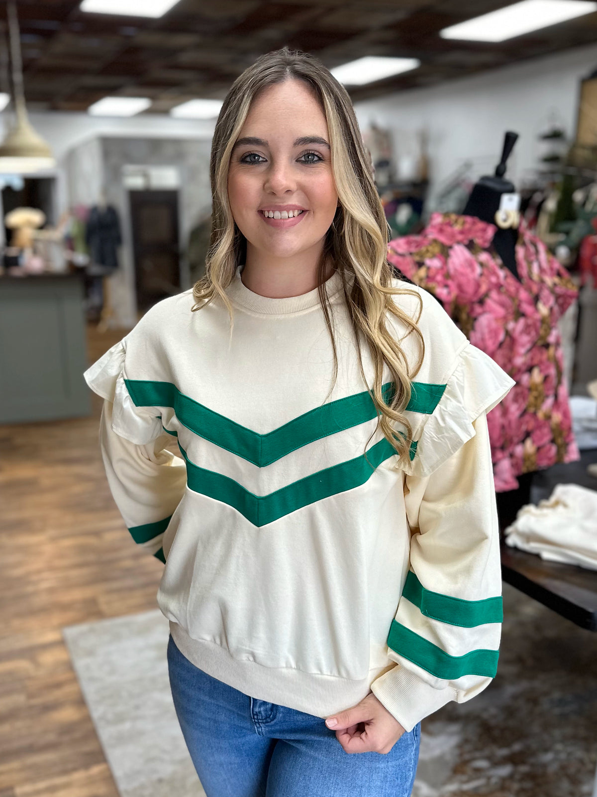 The Diva Sweatshirt in Cream